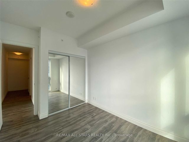 3709 - 2220 Lake Shore Blvd W