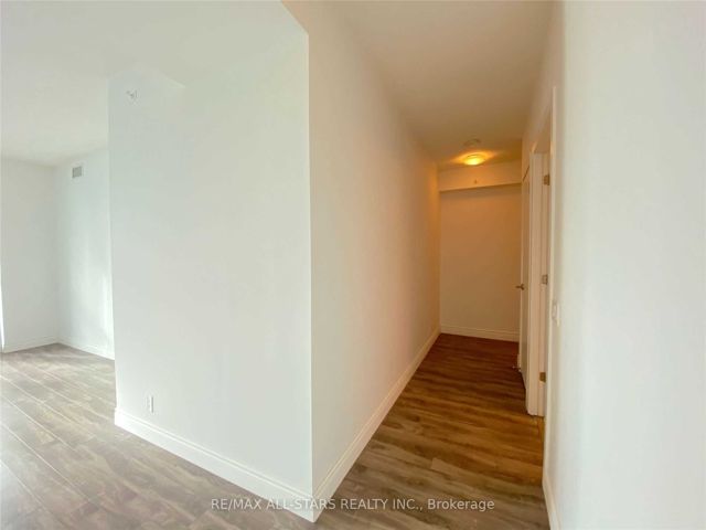 3709 - 2220 Lake Shore Blvd W