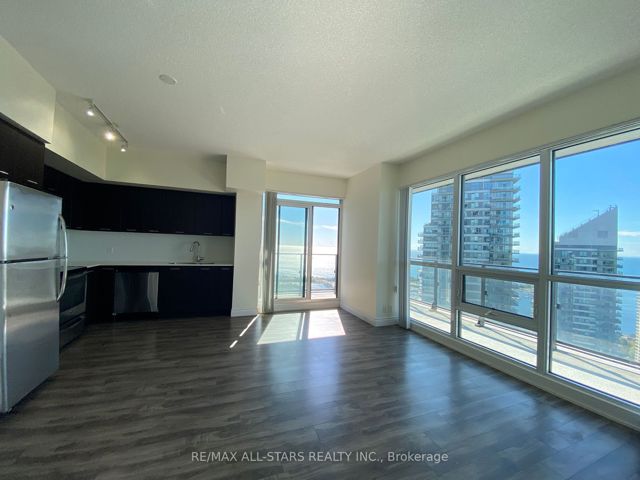 3709 - 2220 Lake Shore Blvd W