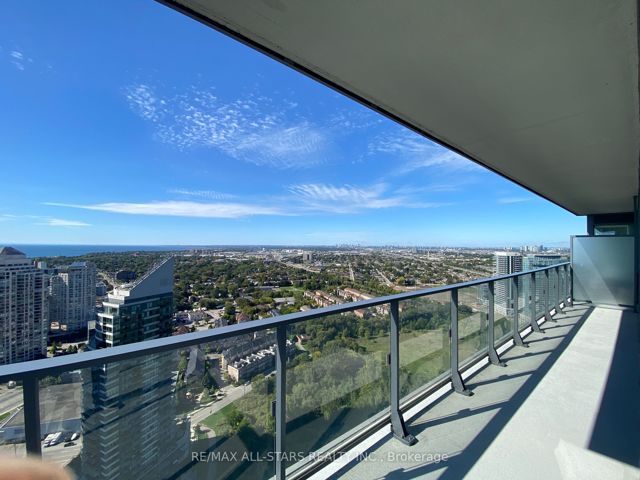 3709 - 2220 Lake Shore Blvd W