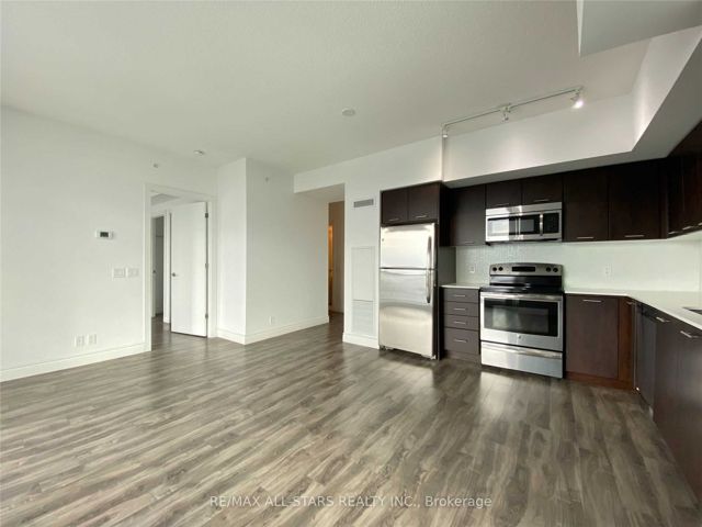 3709 - 2220 Lake Shore Blvd W