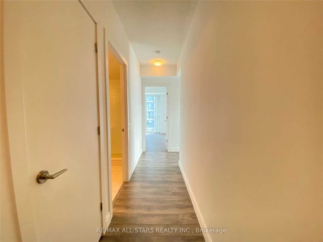 3709 - 2220 Lake Shore Blvd W
