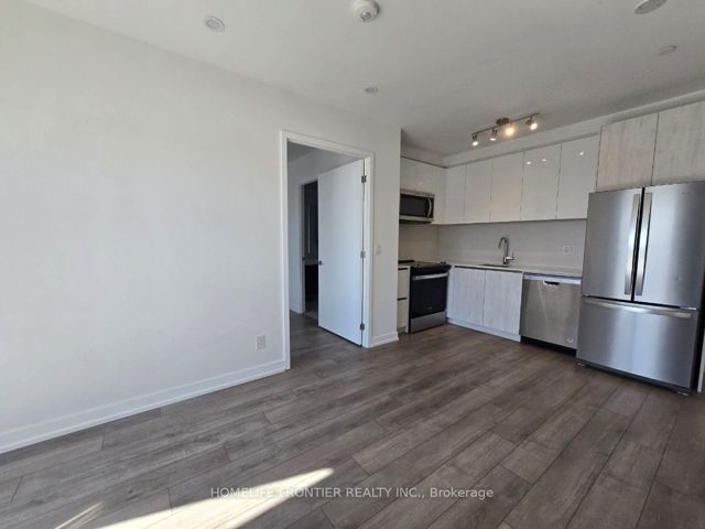 815 - 3100 Keele St