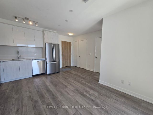815 - 3100 Keele St