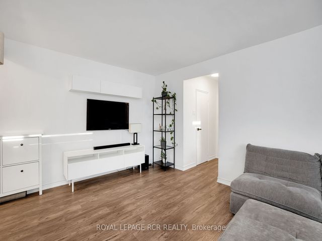 205 - 50 Gulliver Rd