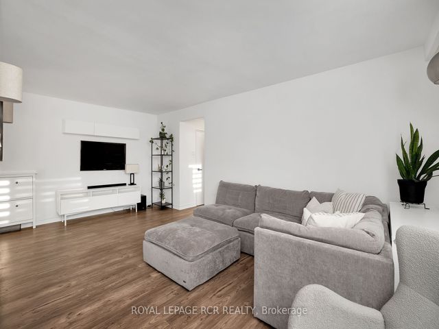 205 - 50 Gulliver Rd