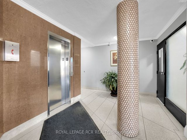 205 - 50 Gulliver Rd