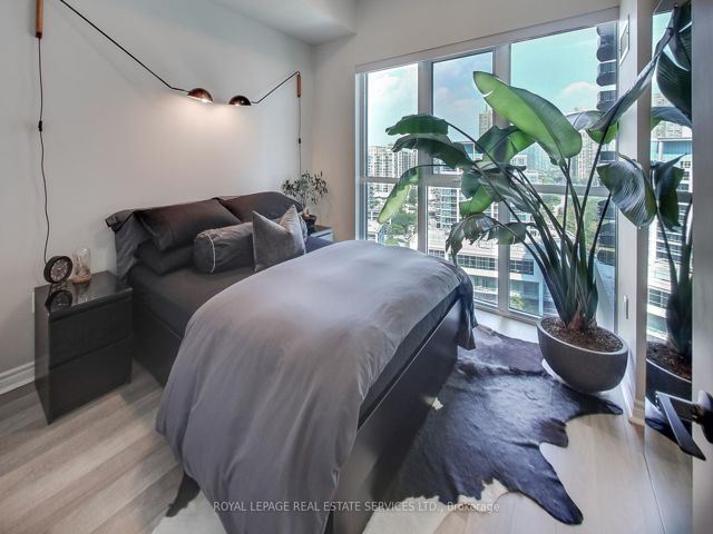 1608 - 39 Annie Craig Dr