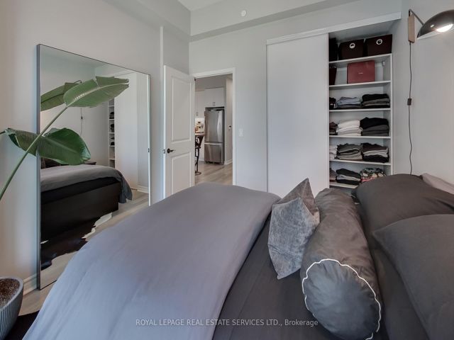 1608 - 39 Annie Craig Dr