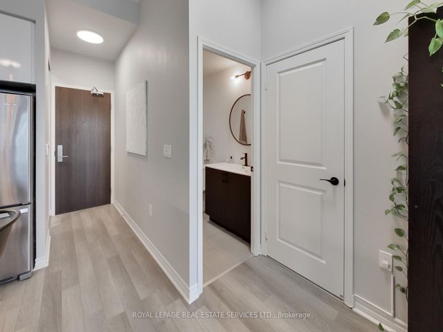 1608 - 39 Annie Craig Dr