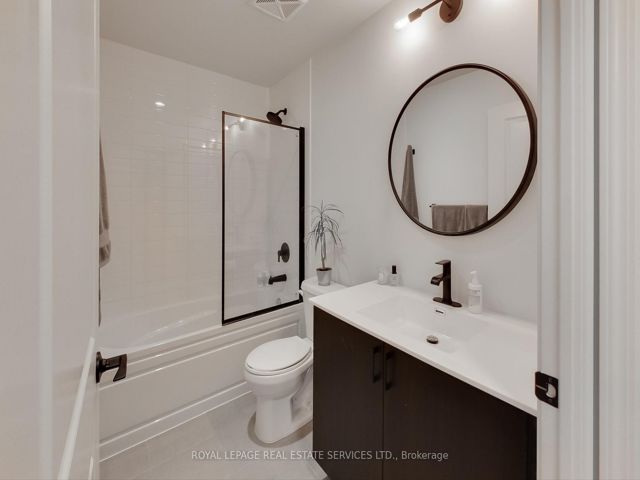 1608 - 39 Annie Craig Dr