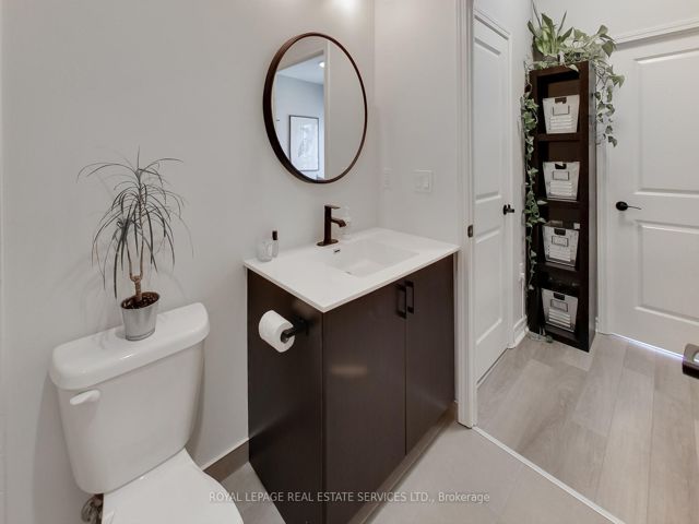 1608 - 39 Annie Craig Dr