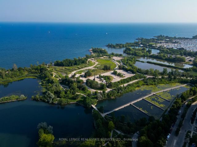 1608 - 39 Annie Craig Dr