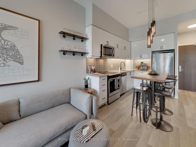 1608 - 39 Annie Craig Dr