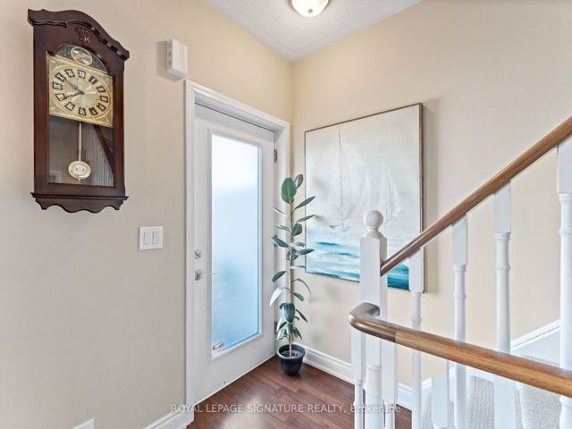 205 - 5 Richgrove Dr