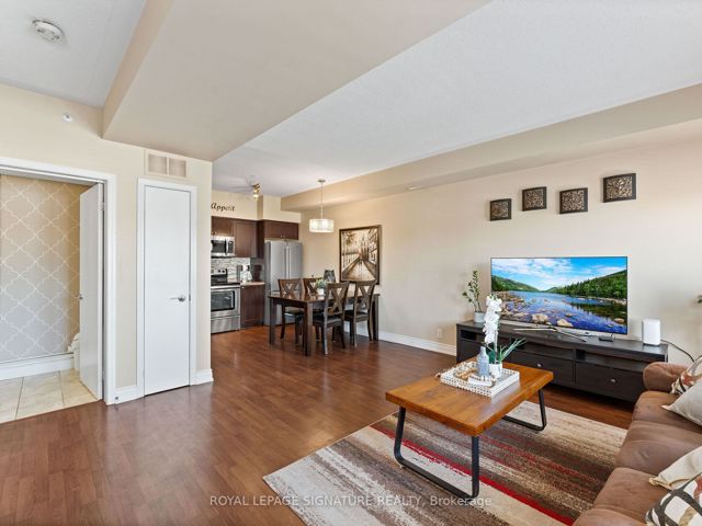 205 - 5 Richgrove Dr