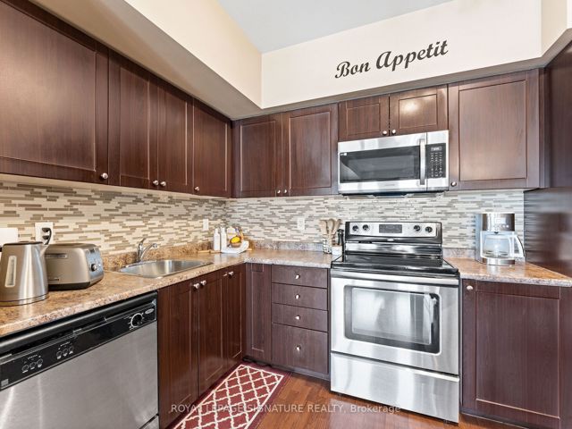 205 - 5 Richgrove Dr