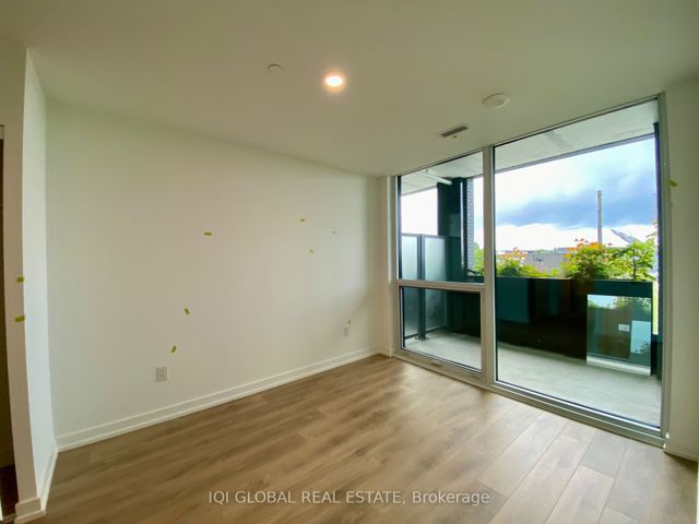 322 - 1100 Sheppard Ave W