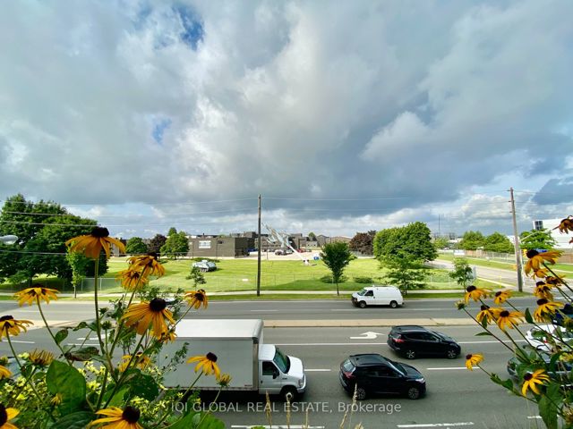 322 - 1100 Sheppard Ave W