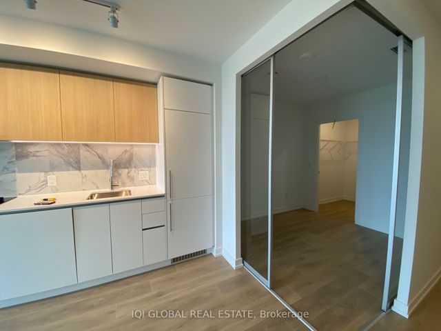 322 - 1100 Sheppard Ave W