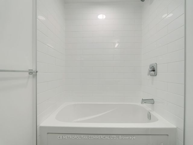 204 - 7 Fairbank Ave