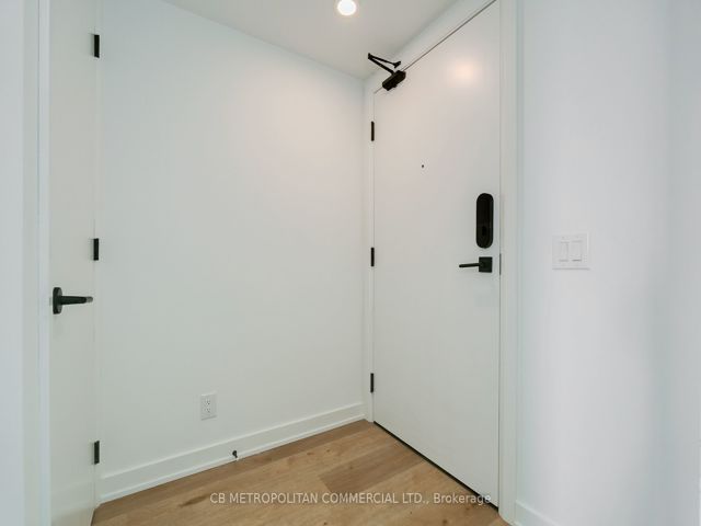 204 - 7 Fairbank Ave