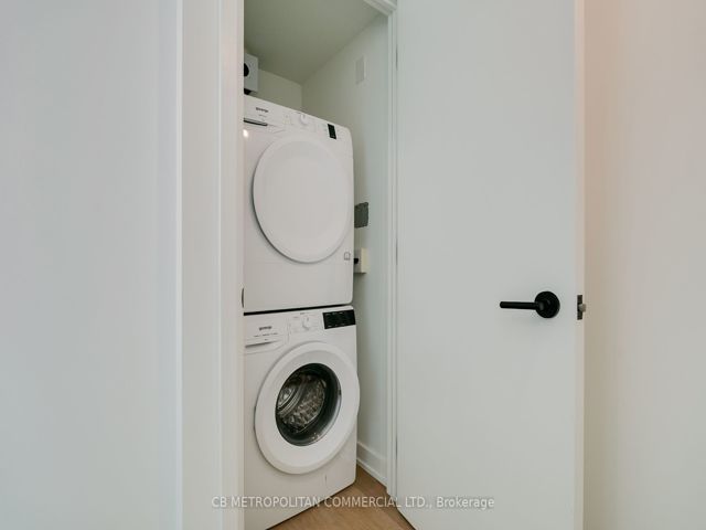204 - 7 Fairbank Ave
