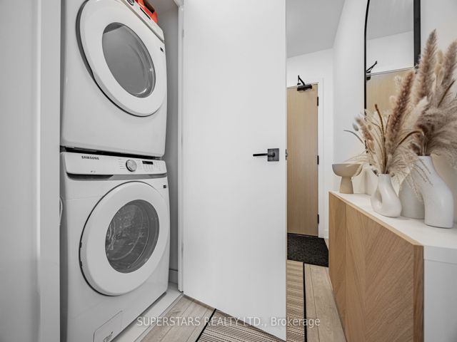 301 - 36 Zorra St