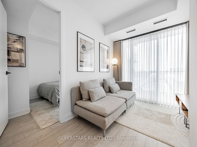301 - 36 Zorra St