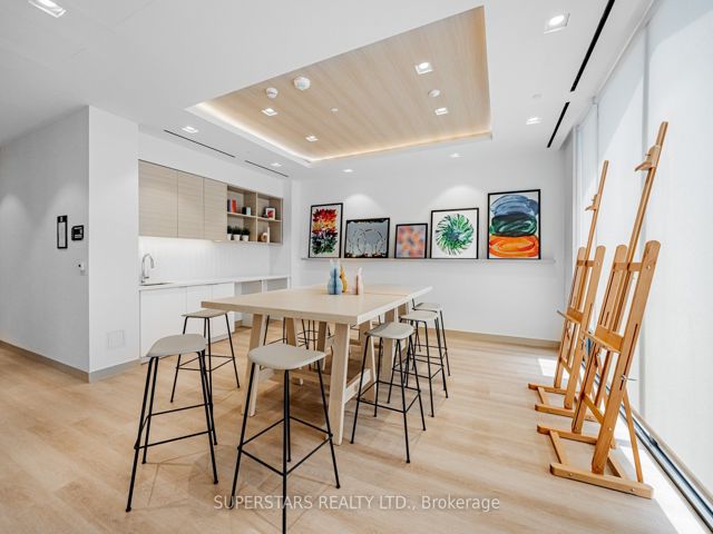 301 - 36 Zorra St