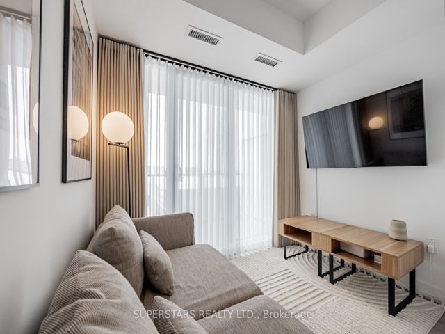 301 - 36 Zorra St