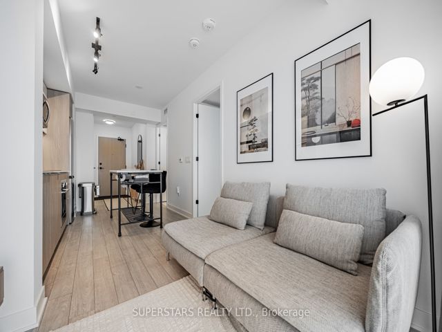 301 - 36 Zorra St