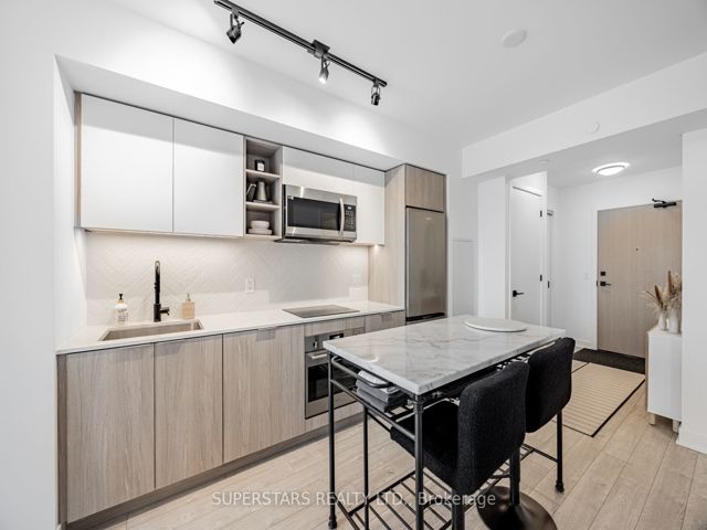 301 - 36 Zorra St