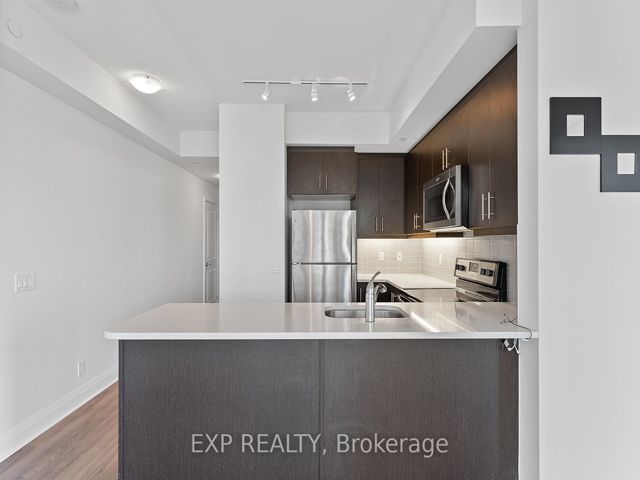 1202 - 15 Zorra St