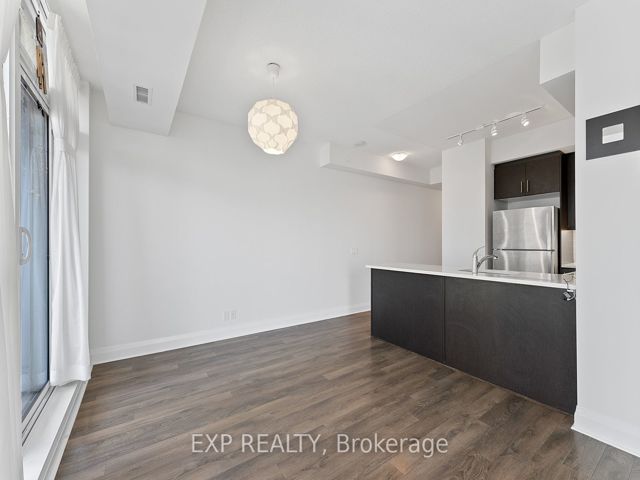 1202 - 15 Zorra St