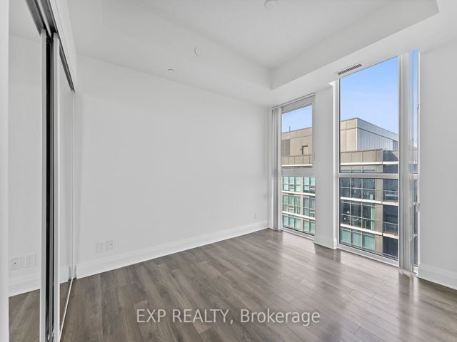 1202 - 15 Zorra St