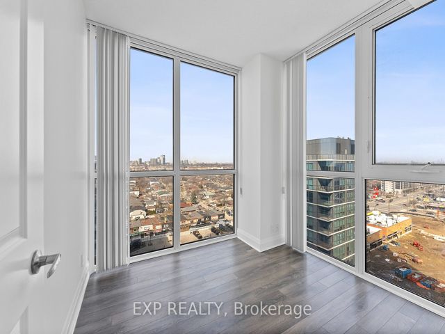 1202 - 15 Zorra St