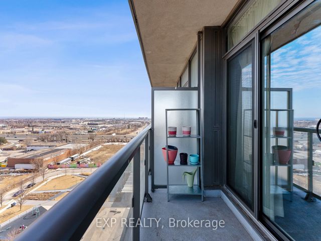 1202 - 15 Zorra St