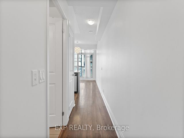 1202 - 15 Zorra St