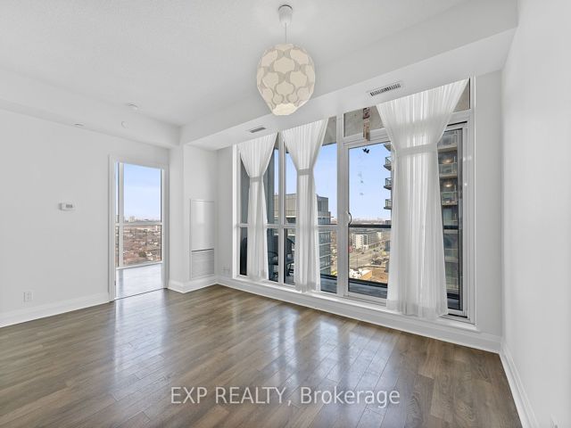 1202 - 15 Zorra St