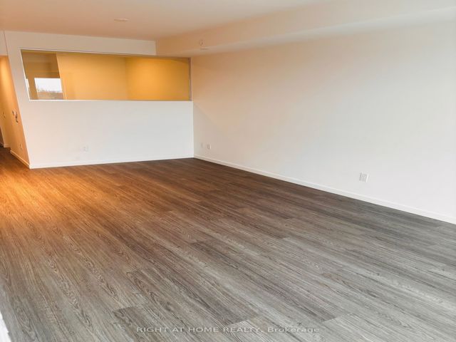 512 - 689 The Queensway