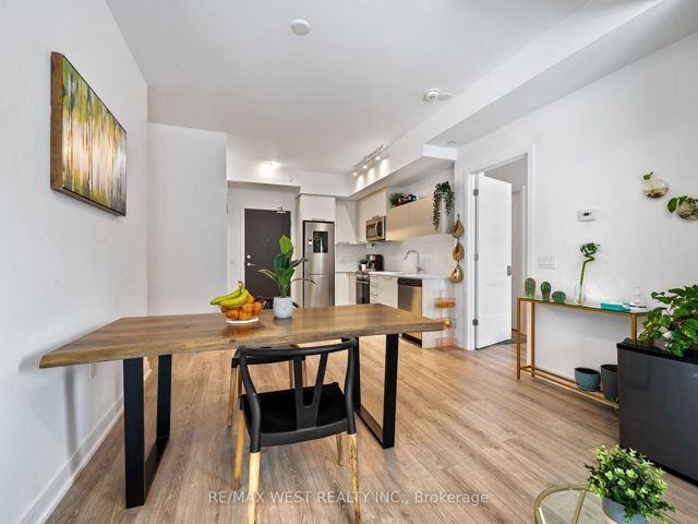 206 - 25 Neighbourhood Lane
