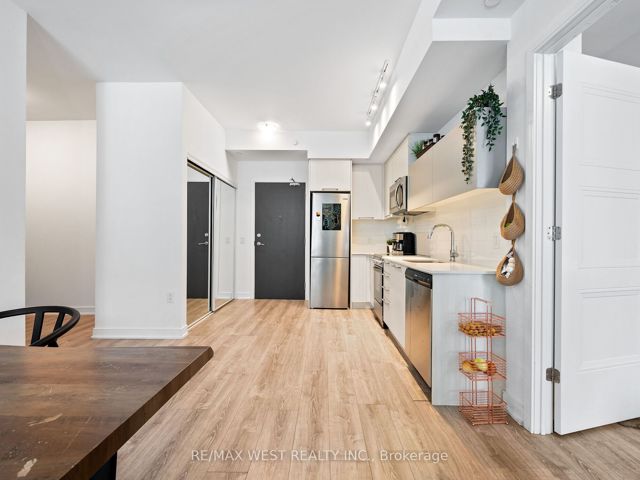 206 - 25 Neighbourhood Lane