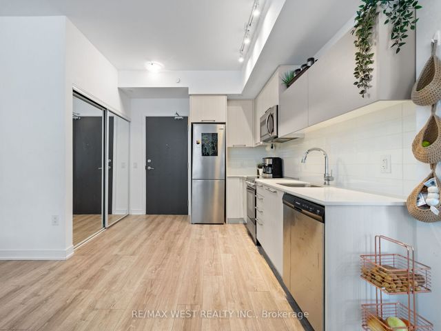 206 - 25 Neighbourhood Lane