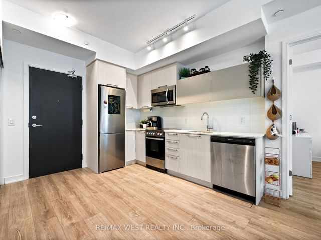206 - 25 Neighbourhood Lane