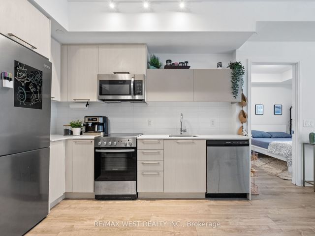 206 - 25 Neighbourhood Lane