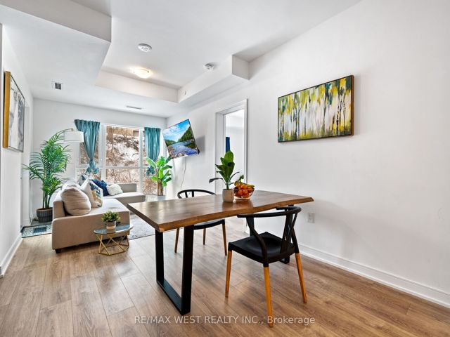 206 - 25 Neighbourhood Lane