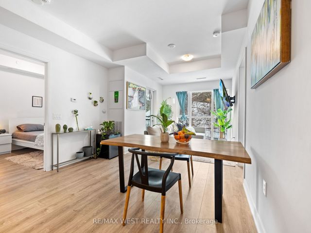 206 - 25 Neighbourhood Lane