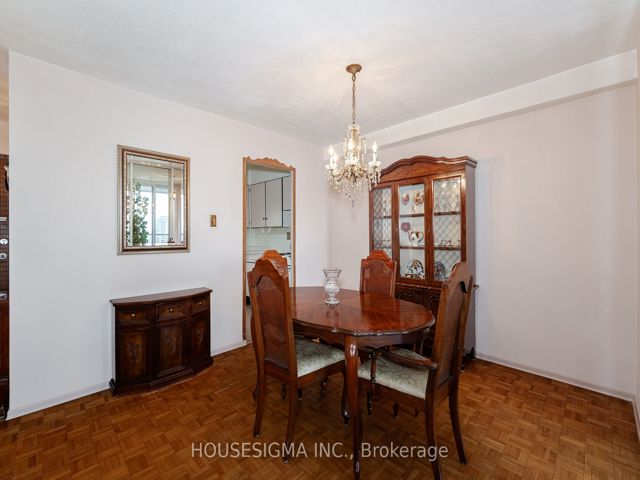 1617 - 15 La Rose Ave