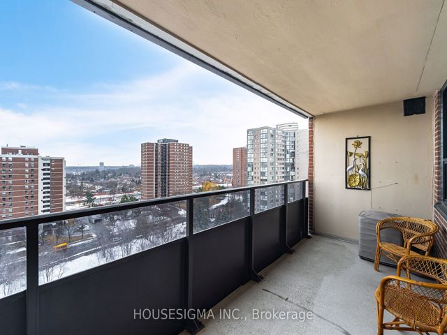 1617 - 15 La Rose Ave